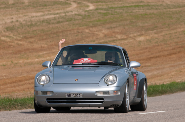 Bild Der offizielle RAID Arzt fährt im Porsche 993 mit – RAID Suisse-Paris 2013