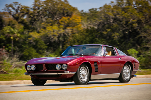 Der spätere Concours-Klassensieger Iso Grifo von 1967 auf der Ausfahrt am Freitag - Amelia Island Conours d'Elégance 2017