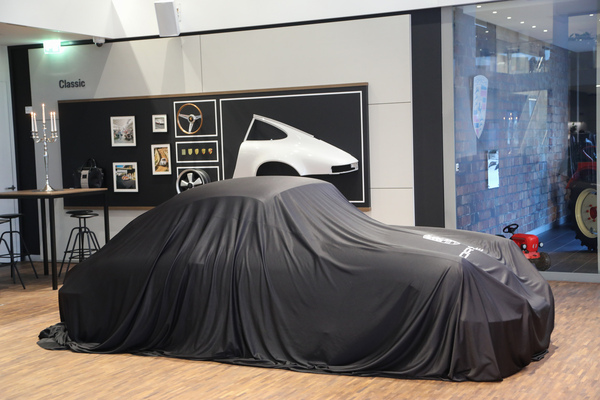 Der verhüllte Porsche 356 SC