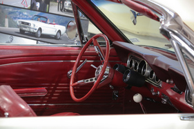 Der wichtigste automobile Nebendarsteller im James-Bond-Film "Goldfinger" war ein weisser Ford Mustang - 7. Mustang & Shelby Meeting in Zug am 3. August 2019 Der wichtigste automobile Nebendarsteller im James-Bond-Film "Goldfinger" war ein weisser Ford Mustang - 7. Mustang & Shelby Meeting in Zug am 3. August 2019