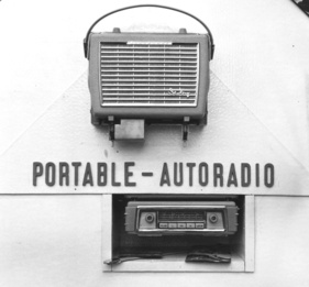 Derby  - der letzte Schrei - Autoradio zum Mitnehmen als tragbares Gerät - Genfer Autosalon 1961