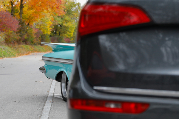Design-Entwicklungen - Heck von einst und heute - Versteigerung "Klassische Automobile & Motorräder" der Oldtimer Galerie in Toffen am 18. Oktober 2025
