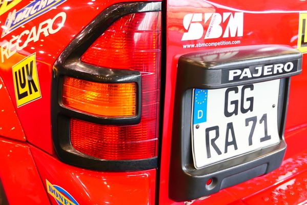 Detail: Rückleuchte des Mitsubishi Pajero 3.6 V6 GDI – Bremen Classic Motorshow 2025