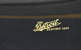 Detroit Electric (1922) - Schriftzug