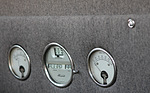 Detroit Electric (1922) - viele Instrumente braucht man nicht - Anzeigen für Ladezustand, Geschwindigkeit und Stromstärke reichen
