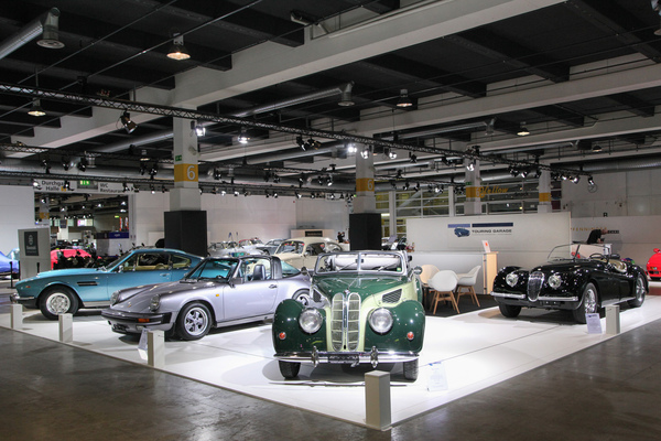Image: German-British diversity at the Touring Garage stand - Auto Zürich 2021