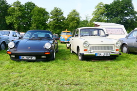 Deutsch-deutsches-Verhältnis: Porsche 911 und Trabant 601 – Bockhorner Oldtimermarkt 2025