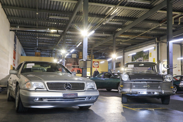 Bild Deutsche Klassiker aus zwei Epochen - Mercedes-Benz SL 280 und Opel Rekord - Frühlingsversteigerung der Oldtimer Galerie Toffen am 25. März 2023