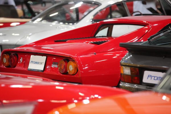 Dicht gepackt - Ferrari 308 GTBi bei Promocar - Swiss Classic World Luzern 2018