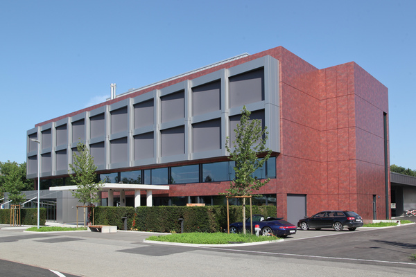 Bild Die Autohalle im August 2021