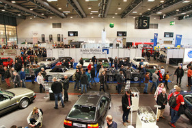 Die Autos des Volkswagen-Konzerns stehen den Sternen aus Stuttgart gegenüber (Bremen Classic Motorshow 2018)