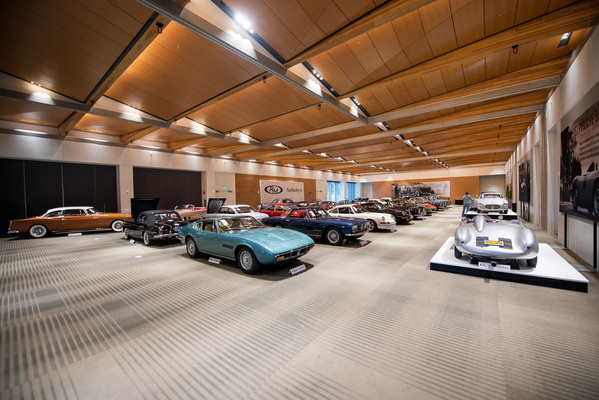 Bild Die Autos stehen für die Besichtigung durch die Bieter bereit - RM/Sotheby's Versteigerung in Monterey 2018