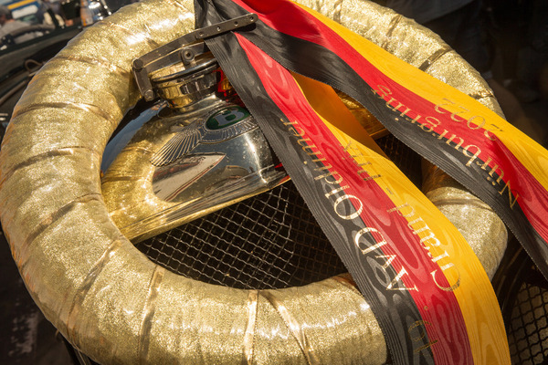 Die Autos verdienen den Lorbeer mindestens ebenso wie die Fahrer – AvD Oldtimer-Grand-Prix 2022