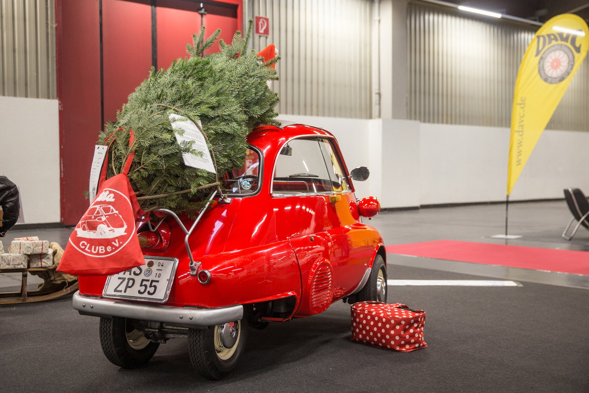 Die BMW Isetta mit dem Christbaum - Retro Classics Bavaria 2022