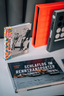 Die Bücher wurden bei der Verleihung des Motorworld Buchpreises 2024 präsentiert