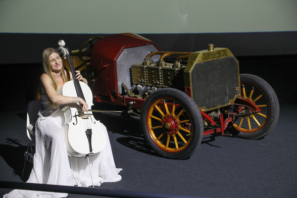 Image: The cellist provided the right musical entertainment, the 1907 Dufaux a historic presence - Swiss Classic Award 2023