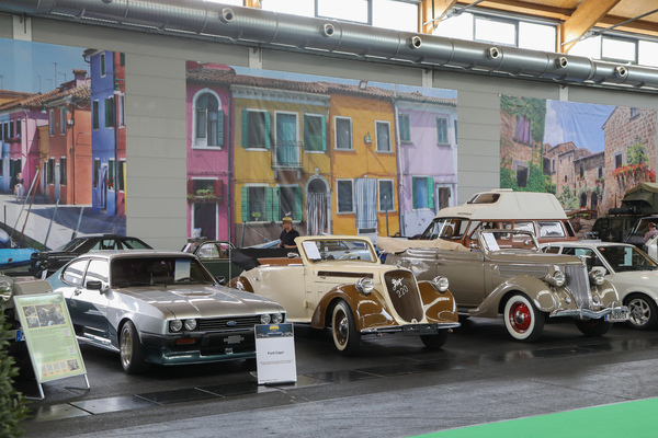 Bild Die Coupé- und Cabriolet-Sonderschau vor attraktiver Kulisse - Klassikwelt Bodensee 2023