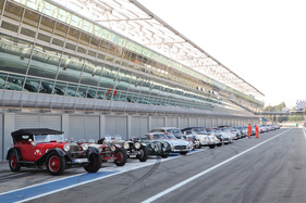 Die Fahrzeuge stehen am Morgen in Monza bereit - Passione Caracciola 2017 Die Fahrzeuge stehen am Morgen in Monza bereit - Passione Caracciola 2017