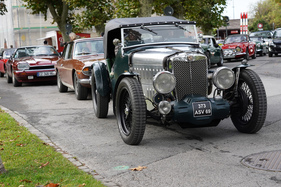 Die Fahrzeugkolonne war erheblich - Swiss Classic British Car Meeting Morges 2019