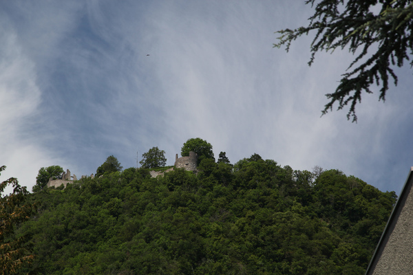Die Festung Hohentwiel beeinflusst die Architektur des Macs - Museum Art & Cars in Singen