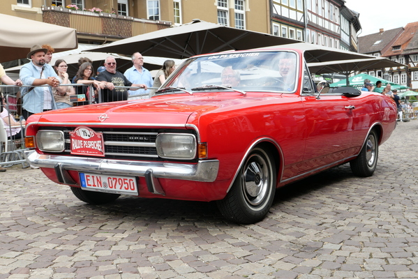 Die Firma Karl Deutsch GmbH in Köln hatte die ebenfalls in Köln ansässige Firma Ford als größten Kunden. Sie baute jedoch auch, wie an diesem Rekord C zu sehen, für Opel Einzelstücke und Kleinserien – Einbecker Oldtimertage 2025