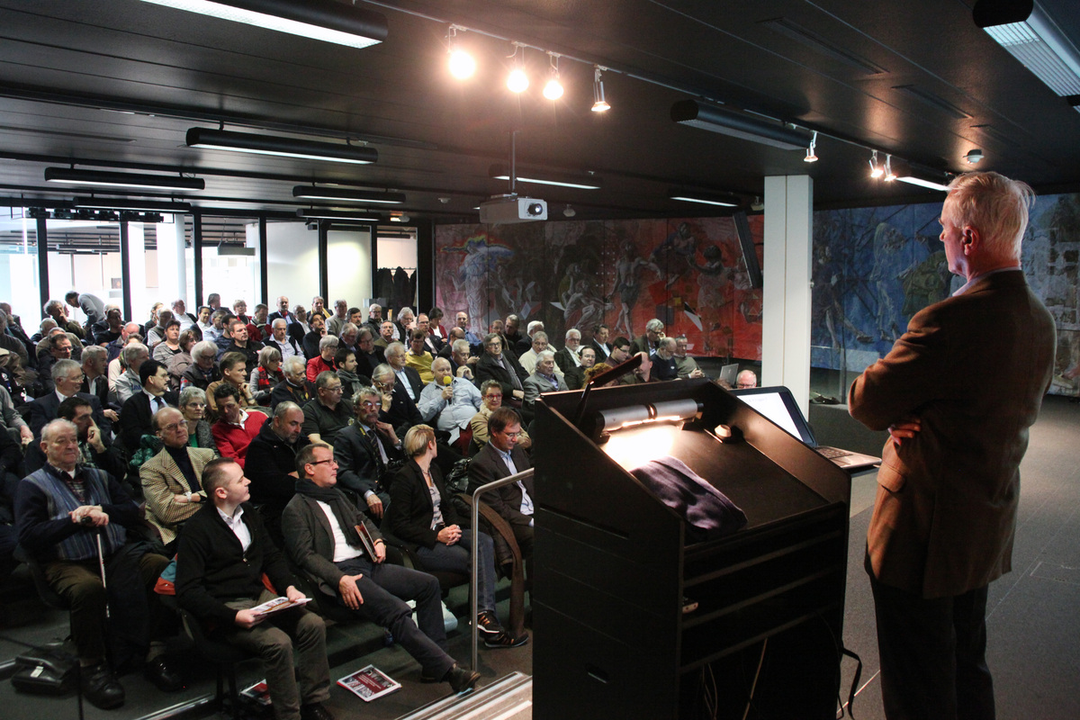 The question/answer session about the FSVH at the Hans-Erni House in the VHL