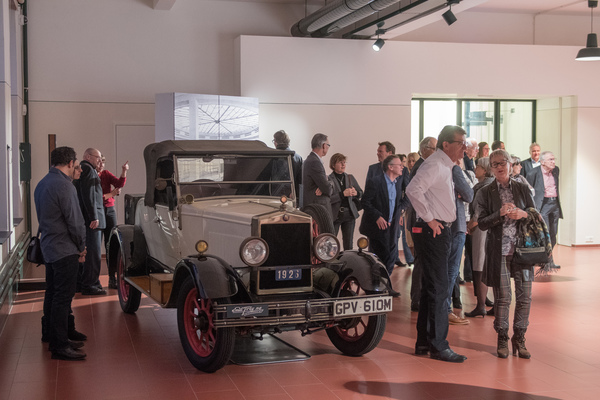 Die Gegenüberstellung von Automobilen und Autos führt sofort zu Diskussionen