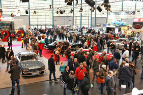 Bild Die Grantourisme-Sonderschau ist immer gut besucht ... (Bremen Classic Motorshow 2018)