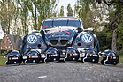 Bild: Die Ickx-Helme und das Rennfahrzeug - 25h VW Fun Cup 2017