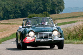 Die Junioren-Trophy holten sich Mike Müller und Olivier Schneider im Triumph TR 4 von 1963 – RAID Suisse-Paris 2013