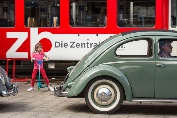 Die Kinder zeigten ihre Begeisterung an den 75 bunten Käferlein, ...