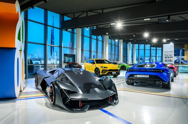 Image: Lamborghini modernity - Lamborghini Museum "Museo delle Tecnologie" (MudeTec)