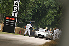 Die Mercedes-Benz 300 SLR machen sich zur Demonstrationsfahrt bereit - Goodwood Festival of Speed 2015