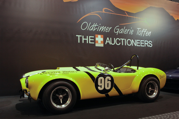 Die Oldtimer Galerie Toffen zeigt eine heisse FIA-Cobra - Auto e Moto d'Epoca Padova 2015