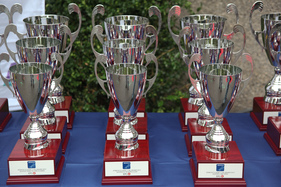 Die Pokale stehen bereit - am Zurich Classic Car Award 2015 Die Pokale stehen bereit - am Zurich Classic Car Award 2015