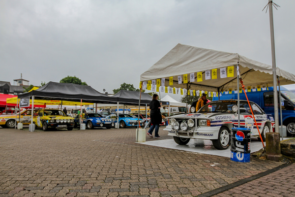 Die Rallye Meile zeigt Originalfahrzeuge wie den Walter Röhrl Opel Ascona 400 Gruppe 4 (1982) - Eifel Rallye Festival 2016