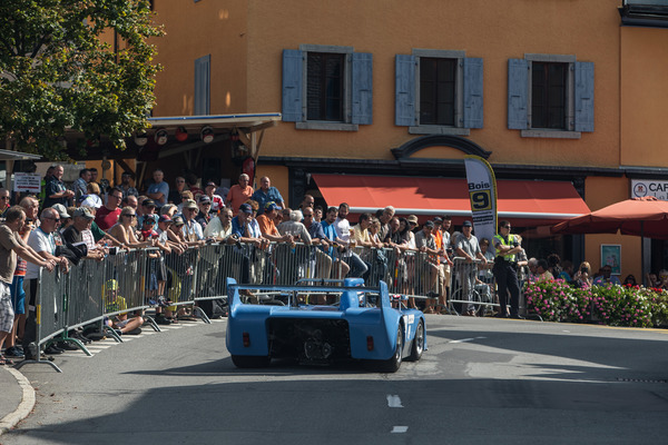 Die Rennstrecke von Ollon nach Villars ist traumhaft schön. Sie startet am Ortsausgang, …