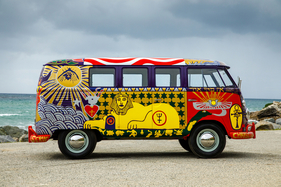 Die Replika vom "magic bus" der frisch restaurierte "light bus"