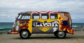 Die Replika vom "magic bus" der frisch restaurierte "light bus"