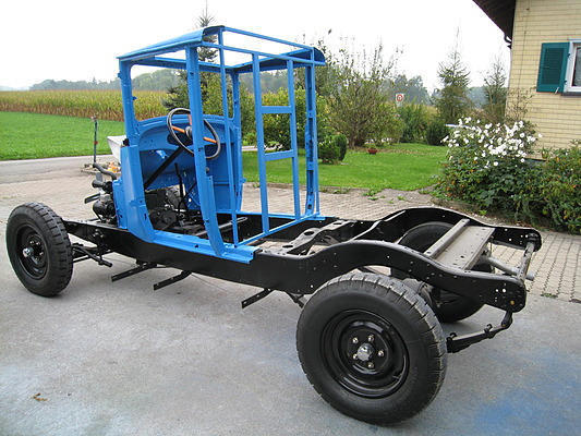 Die Restauration eines Citroën AC4 Lieferwagens: Anpassung der Karosserie an Chassis