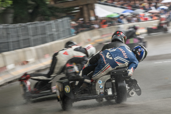 Bild Die Seitenwagen fuhren als wäre bestes Wetter gewesen! Impressionen vom Oldtimer GP Brugger Schachen 2019