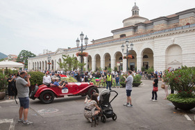 Bild Die Sieger Andrea Vesco und Fabio Salvinelli im Alfa Romeo 6C 1750 Super Sport (1929) - an der Mille Miglia 2021