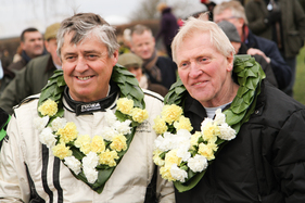 Die Sieger der Gerry Marshall Trophy - Grahame Bryant: und Oliver Bryant - Goodwood Members Meeting 2016