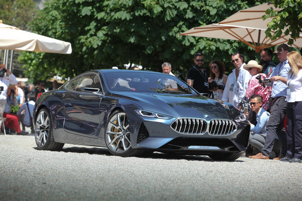 Die Studie BMW 8 Series wird bewundert - Concorso d'Eleganza Villa d'Este 2017