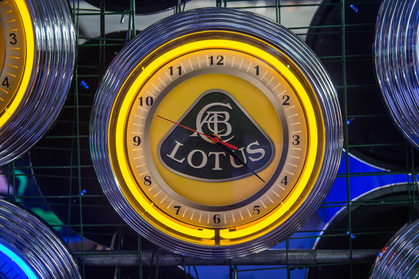 Die Uhr schlägt auch für Lotus - Retro Classics Stuttgart 2017