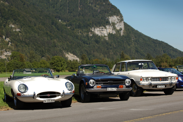 Die Vielfalt der britischen Autohistorie - Jaguar E-Type, Triumph TR6 und Rover 2000 TC - British Car Meeting 2015 in Mollis