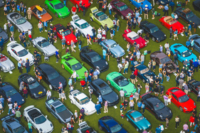 Die "Werks Reunion" lockte wieder jede Menge Porschefahrer nach Florida – The Amelia Concours d'Elegance 2024 Die "Werks Reunion" lockte wieder jede Menge Porschefahrer nach Florida – The Amelia Concours d'Elegance 2024