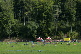 Die Zuschauer wurden selbst am obersten Aussichtspunkt gut bewirtschaftet - Impressionen von der Bergprüfung Altbüron 2017