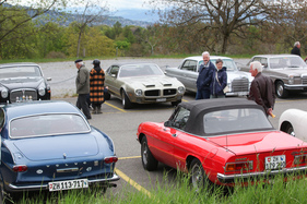 Die automobile Vielfalt macht das Entlangschlendern kurzweilig - Albisgütli Classics April 2022 Die automobile Vielfalt macht das Entlangschlendern kurzweilig - Albisgütli Classics April 2022