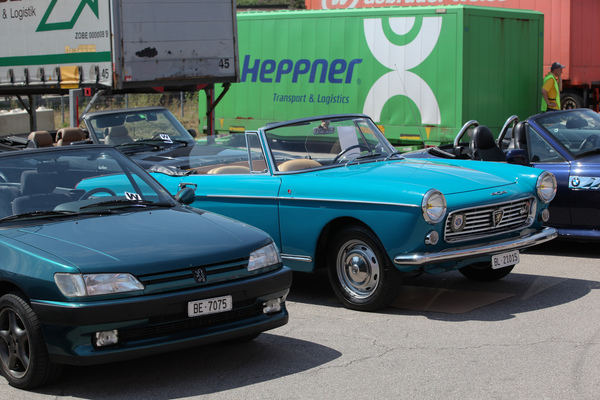 Die beiden Cabriolet-Generationen von Peugeot entstanden rund 25 Jahre auseinander - 3. Youngtimer- und Classictreffen Pratteln am 15. Juli 2018